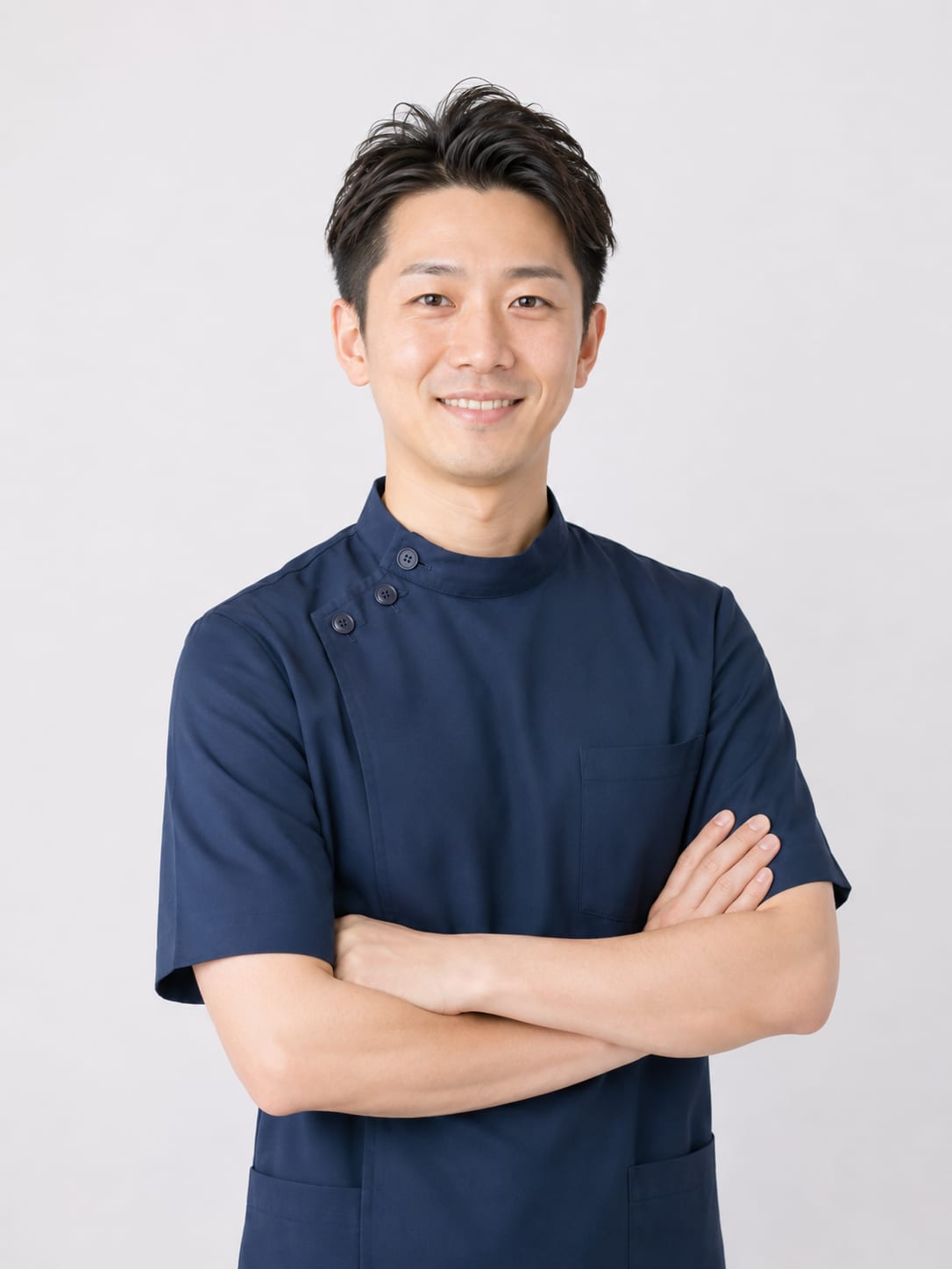 そら整体院 院長 空野健太（白衣）